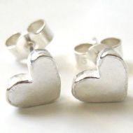 ROSIE BROWN SILVER HEART STUDS